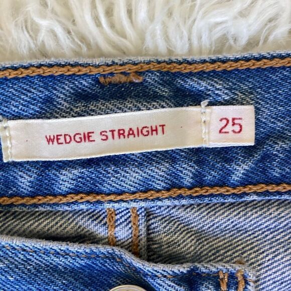 COPY - Levi’s Wedgie Straight Cropped Button Fly Distressed Raw Hem Jeans Women… - Picture 8 of 16